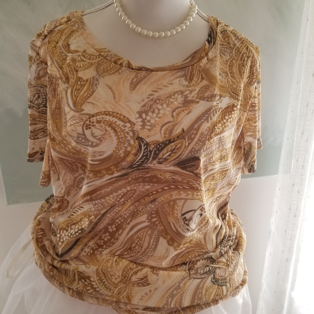 Festive style! Dress it up! Cute with Jean's! Brand New! No tags Never worn!